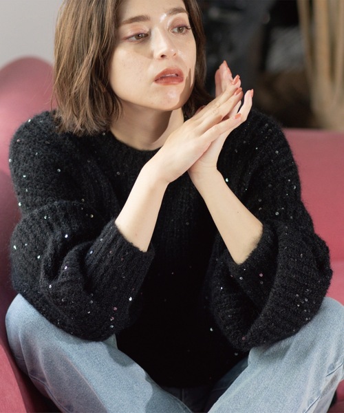 OPAQUE.CLIP(オペークドットクリップ)の「オーバーサイズ スパンコールニット(ニット/セーター・レディース・アイボリー系5/グレー系4/ブラック系5/ピンク系その他・00)」の2枚目の写真