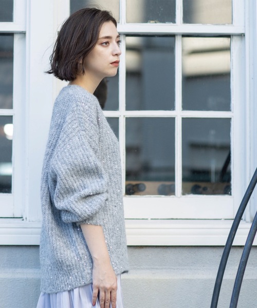 OPAQUE.CLIP(オペークドットクリップ)の「オーバーサイズ スパンコールニット(ニット/セーター・レディース・アイボリー系5/グレー系4/ブラック系5/ピンク系その他・00)」の11枚目の写真