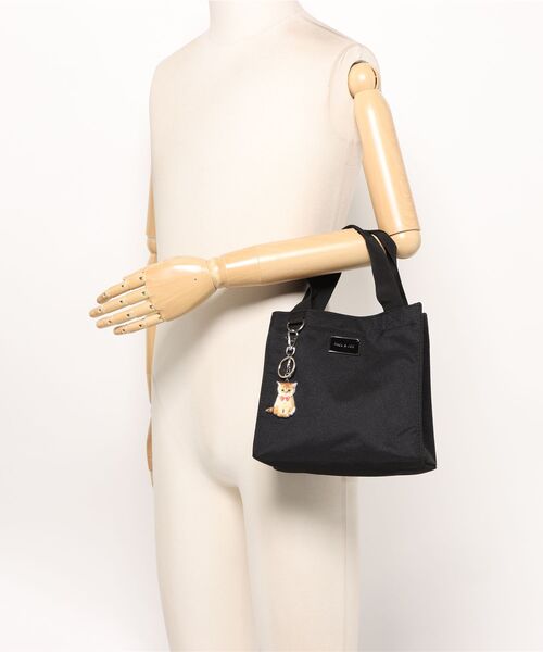 PAUL & JOE ACCESSOIRES(ポールアンドジョーアクセソワ)の「ポール & ジョー アクセソワ ランチトート <プレートメタル>(トートバッグ・レディース・ブラック・FREE)」の6枚目の写真