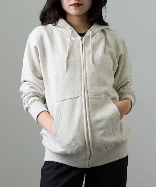 C.E バッジ付きグレー パーカー 00217-MLZ 8.4オンス ジップアップライトパーカー | キャベッジ（CABBAGE）