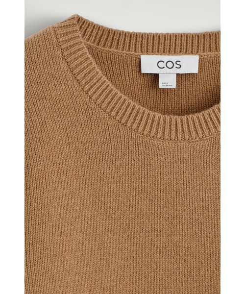 COS(コス)の「メリノウールクルーネックセーター(ニット/セーター・レディース・ブラック/ブラウン・XS/S/M/L)」の10枚目の写真