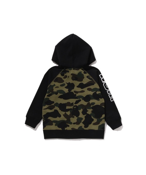 A BATHING APE（アベイシングエイプ）の「1ST CAMO SHARK PATCH ZIP HOODIE（パーカー・キッズ・グリーン/イエロー・120/90/130/110/140/100）」の3枚目の写真