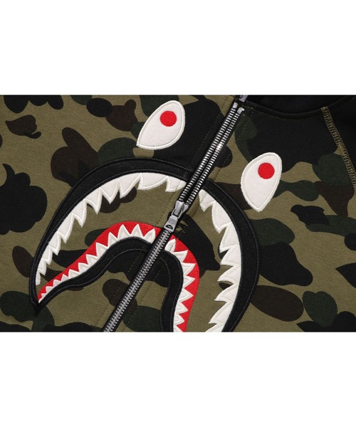 A BATHING APE（アベイシングエイプ）の「1ST CAMO SHARK PATCH ZIP HOODIE（パーカー・キッズ・グリーン/イエロー・120/90/130/110/140/100）」の5枚目の写真