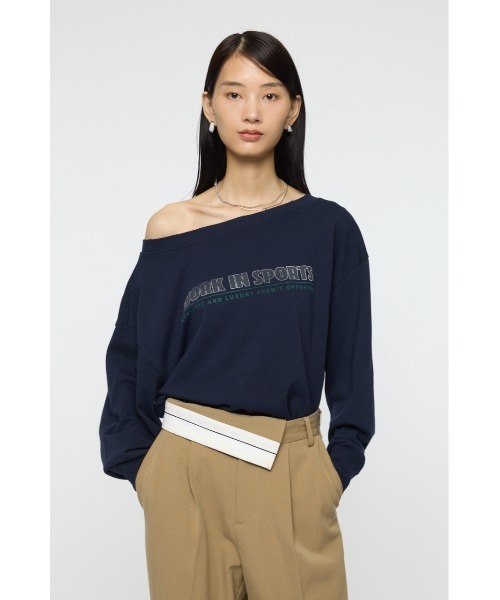 MOUSSY（マウジー）の「OFF SHOULDER LOGO SWEAT プルオーバー（スウェット・レディース・バーガンディー/杢グレー/ネイビー・FREE）」の2枚目の写真