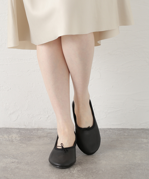 Spick & Span(スピックアンドスパン)の「《追加》CROWN / クラウン BOW BALLROOM(バレエシューズ・レディース・ブラック/ホワイト・22.5cm/23.5cm/24.5cm)」の11枚目の写真