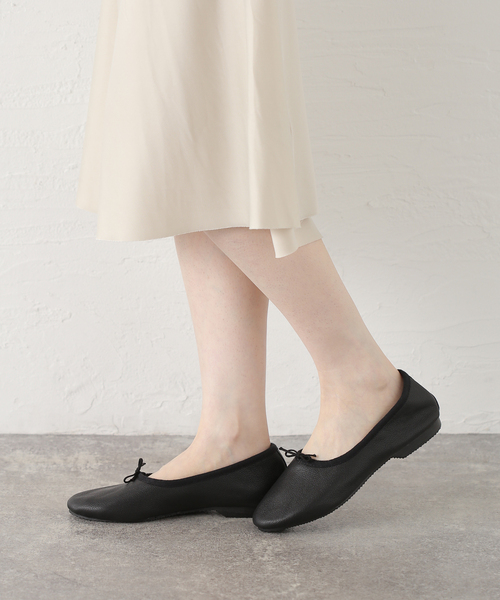 Spick & Span(スピックアンドスパン)の「《追加》CROWN / クラウン BOW BALLROOM(バレエシューズ・レディース・ブラック/ホワイト・22.5cm/23.5cm/24.5cm)」の10枚目の写真