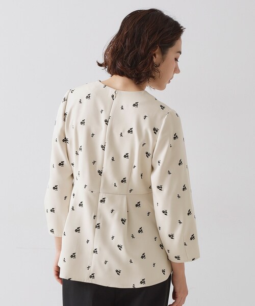 OPAQUE.CLIP（オペークドットクリップ）の「フラワー刺繍ペプラムブラウス【洗濯機OK】（シャツ/ブラウス・レディース・ブラック系/ベージュ系その他3・42/40/38/36）」の13枚目の写真