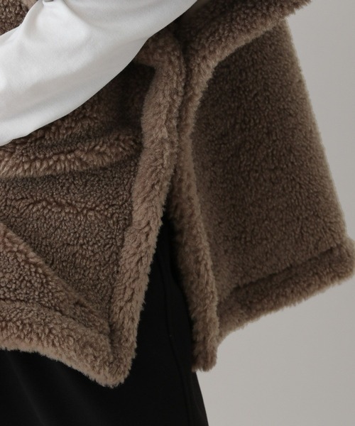 GLOBAL WORK(グローバルワーク)の「フワモコボアポンチョ/603322(ポンチョ・レディース・グレイッシュベージュ/ダークブラウン/チャコールグレー・FREE)」の13枚目の写真