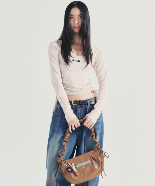 NICK&NICOLE(ニックアンドニコール)の「CRYSTAL SHIRRING RIBBON ROUND BAG_BROWN(ショルダーバッグ・レディース・その他・FREE)」の6枚目の写真