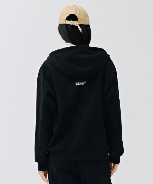 CHASECULT（チェイスカルト）の「女性レタリングポイントフードジップアップ-DERG4363B03（パーカー・レディース・ブラック・90/85）」の4枚目の写真