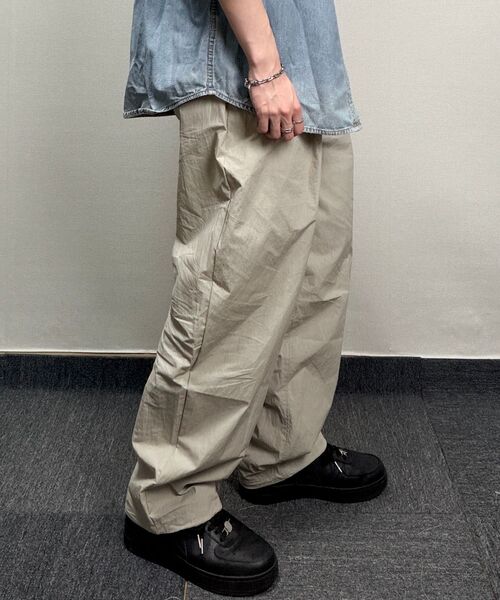 XERO（ゼロ）の「Nylon Deep One Tuck String Pants [New 3 Colors]（スウェットパンツ・メンズ・ライトグレー/チャコール/ダークブラック・LARGE/MEDIUM/X-LARGE）」の5枚目の写真