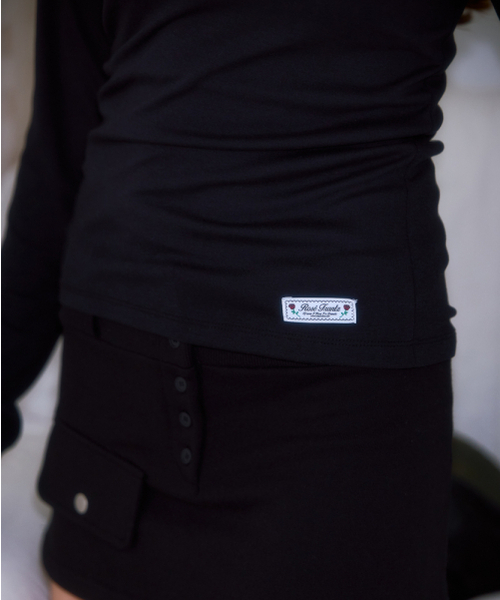ROSEFRANTZ（ロゼフランツ）の「Soft Curve V-neck Long Sleeve [Black]（Tシャツ/カットソー・レディース・ブラック・OS）」の12枚目の写真