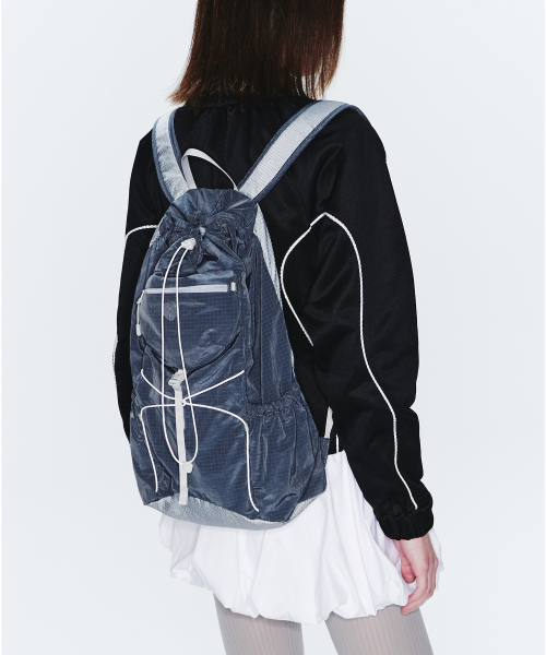 FENNEC(フェネック)の「AIRY POCKET BACKPACK - CHARCOAL(バックパック/リュック・レディース・その他・FREE)」の2枚目の写真