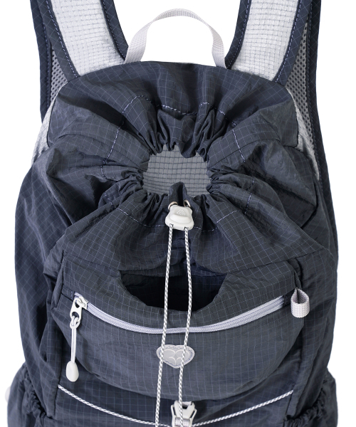 FENNEC(フェネック)の「AIRY POCKET BACKPACK - CHARCOAL(バックパック/リュック・レディース・その他・FREE)」の8枚目の写真