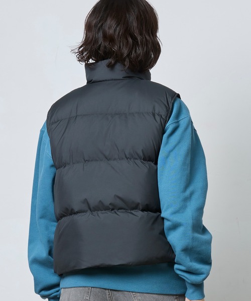 L.L.Bean(エルエルビーン)の「マウンテン・クラシック・ダウン・ベスト、クロップド 米国フィット・プチ(ダウンベスト・レディース・ブラック/サンドベージュ/パープル・LARGE/MEDIUM/SMALL/X-SMALL)」の18枚目の写真