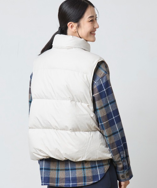 L.L.Bean(エルエルビーン)の「マウンテン・クラシック・ダウン・ベスト、クロップド 米国フィット・プチ(ダウンベスト・レディース・ブラック/サンドベージュ/パープル・LARGE/MEDIUM/SMALL/X-SMALL)」の6枚目の写真