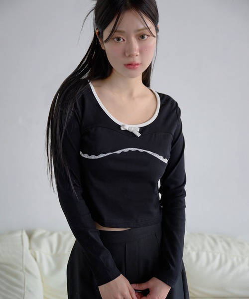 UNE MANSION(ユヌマンション)の「ネックラインバイカラー&リボンデザインクロップド丈ちびTシャツ長袖カットソー(Tシャツ/カットソー・レディース・ブラック/クリーム/ホワイト・FREE)」の1枚目の写真
