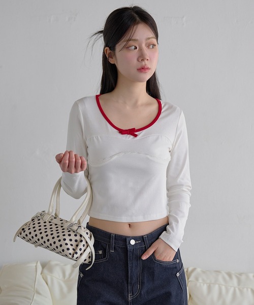 UNE MANSION(ユヌマンション)の「ネックラインバイカラー&リボンデザインクロップド丈ちびTシャツ長袖カットソー(Tシャツ/カットソー・レディース・ブラック/クリーム/ホワイト・FREE)」の4枚目の写真