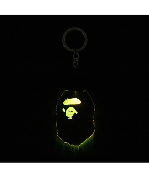 A BATHING APE（アベイシングエイプ）の「APE HEAD LED KEYCHAIN（キーホルダー・メンズ・クリア・FREE）」の7枚目の写真
