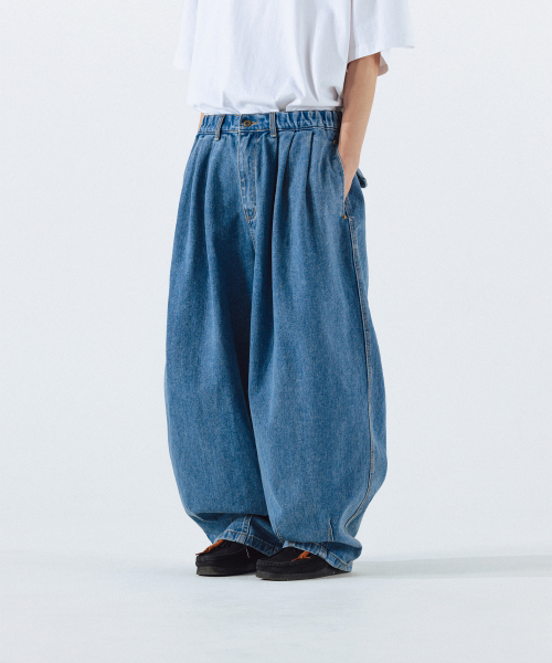 ANGLAN（アングラン）の「Stone Vintage Denim Balloon Pants - Light Blue（デニムパンツ・メンズ・スカイブルー・FREE）」の4枚目の写真
