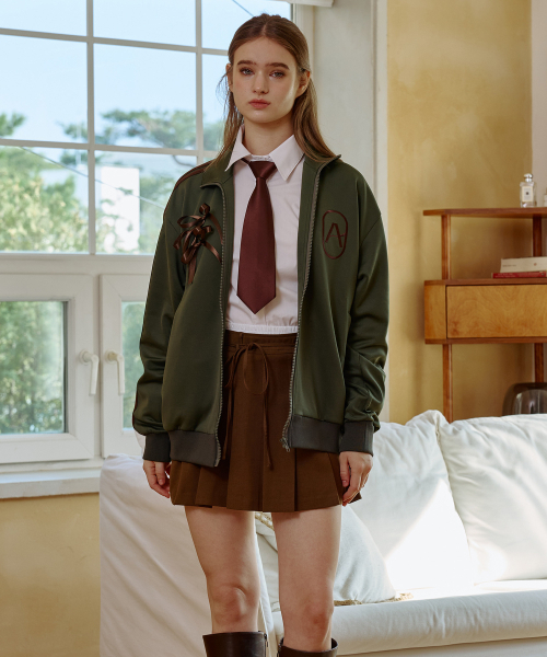 ARI(アリ)の「ARI PEACH FLEECE JERSEY TRACK TOP / KHAKI(ナイロンジャケット・レディース・カーキ・FREE)」の4枚目の写真