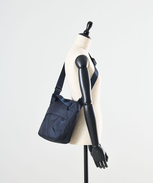 TRAVEL SHOP MILESTO(トラベルショップミレスト)の「STLAKT ハンドルショルダーバッグ M(ショルダーバッグ・レディース・グレイッシュベージュ/ブラック/ネイビー・フリ-)」の8枚目の写真