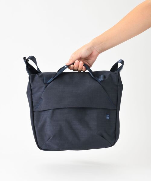 TRAVEL SHOP MILESTO(トラベルショップミレスト)の「STLAKT ハンドルショルダーバッグ M(ショルダーバッグ・レディース・グレイッシュベージュ/ブラック/ネイビー・フリ-)」の9枚目の写真