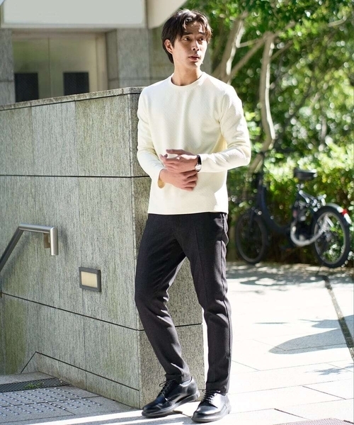 a.v.v（アーヴェヴェ）の「【イージーケア/毛玉になりにくい】バスケットジャカードクルーネックスマートTシャツ【洗濯機で洗える】<ON/OFF SERIES>（Tシャツ/カットソー・メンズ・チャコールグレー/アイボリー・46/48/50）」の10枚目の写真