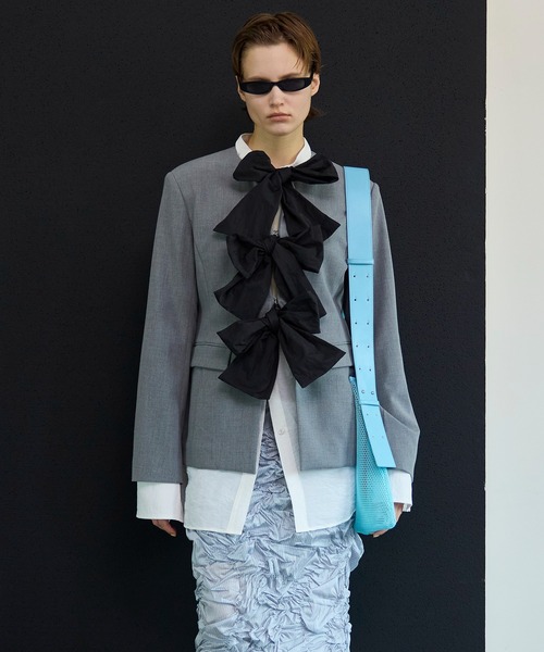 MAISON SPECIAL（メゾンスペシャル）の「No-Collar 2WAY Ribbon Jacket/ノーカラー2WAYリボンジャケット（テーラードジャケット・レディース・ブラック/グレー・FREE）」の5枚目の写真