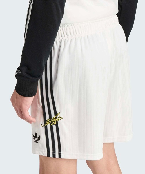 adidas(アディダス)の「ユベントスFC オリジナルズ ショーツ / ハーフパンツ / アディダス adidas(その他パンツ・メンズ・ホワイト・SMALL/MEDIUM/X-LARGE/XX-LARGE/XXX-LARGE/LARGE)」の4枚目の写真