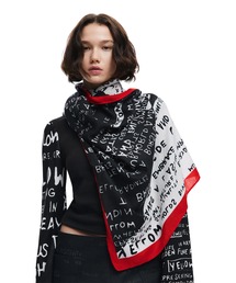 【Desigual デシグアル】LETTERS RECTANGLE レタリングスカーフ