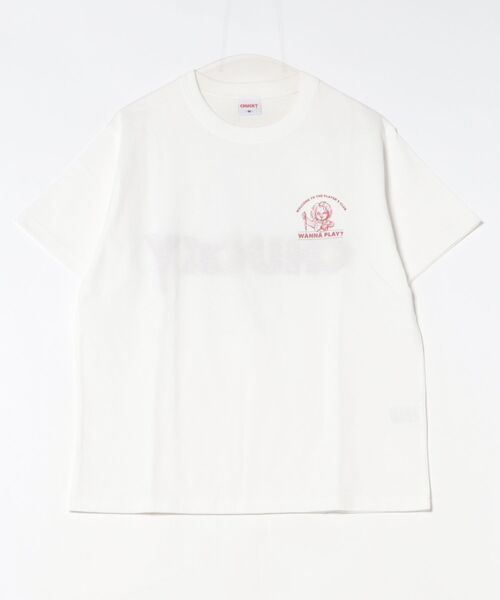 ADPOSION（アドポーション）の「【CHUCKY / チャッキー】サガラロゴ コミック風 プリントクルーネックTシャツ（Tシャツ/カットソー・レディース・ブルー/チャコールグレー/ホワイト・X-LARGE/LARGE/MEDIUM）」の2枚目の写真