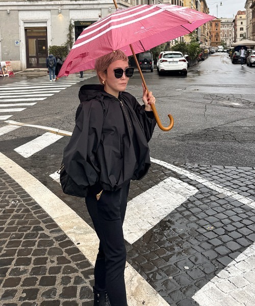 JENNE(ジェンヌ)の「撥水バルーンボリュームブルゾン(その他アウター・レディース・ブラック/アイボリー・SMALL/MEDIUM/LARGE)」の6枚目の写真