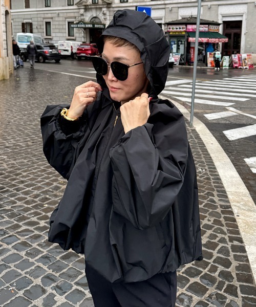 JENNE(ジェンヌ)の「撥水バルーンボリュームブルゾン(その他アウター・レディース・ブラック/アイボリー・SMALL/MEDIUM/LARGE)」の7枚目の写真