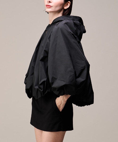 JENNE(ジェンヌ)の「撥水バルーンボリュームブルゾン(その他アウター・レディース・ブラック/アイボリー・SMALL/MEDIUM/LARGE)」の9枚目の写真