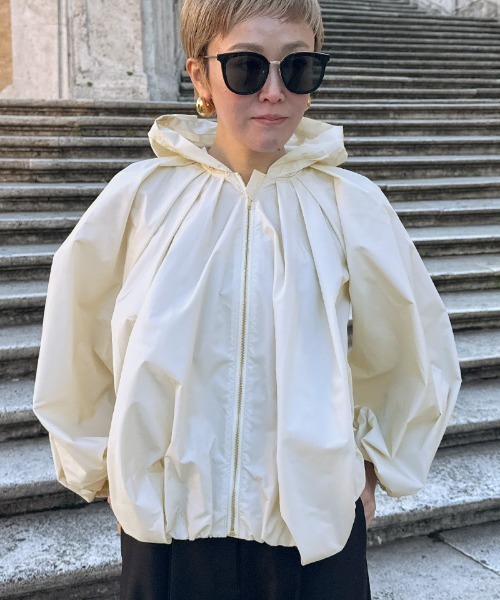 JENNE(ジェンヌ)の「撥水バルーンボリュームブルゾン(その他アウター・レディース・ブラック/アイボリー・SMALL/MEDIUM/LARGE)」の14枚目の写真
