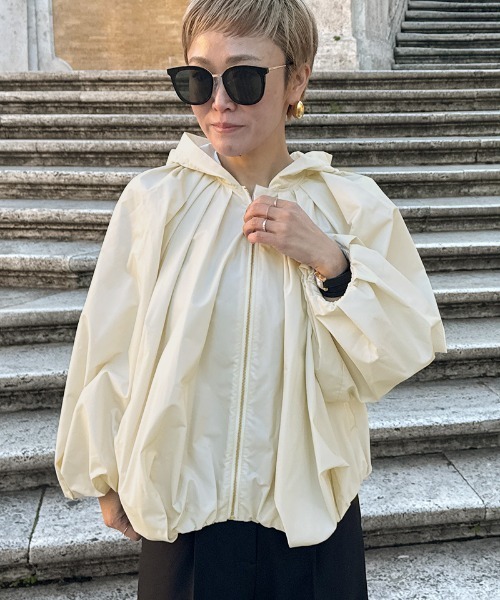 JENNE(ジェンヌ)の「撥水バルーンボリュームブルゾン(その他アウター・レディース・ブラック/アイボリー・SMALL/MEDIUM/LARGE)」の22枚目の写真