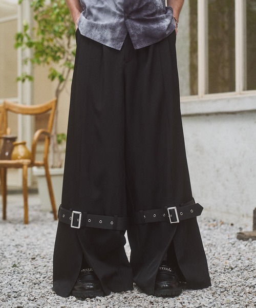 CASPER JOHN(キャスパージョン)の「Slit baggy belt slacks/スリットバギーベルトスラックス(スラックス・メンズ・ブラック/ブラウン・LARGE/MEDIUM/SMALL/X-SMALL)」の1枚目の写真