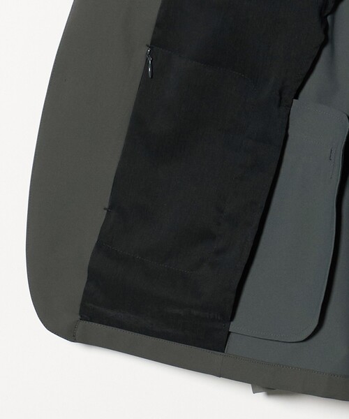 UNITED ARROWS（ユナイテッドアローズ）の「ダブルクロス シングル 2ボタン テーラードジャケット UA COZY ウォッシャブル ２WAYストレッチ はっ水（テーラードジャケット・メンズ・ブラック/オリーブ・S/L/XL/XXL/M）」の22枚目の写真