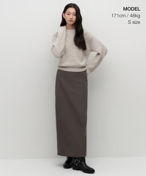 MUSINSA STANDARD WOMAN（ムシンサスタンダードウーマン）の「ウィメンズパディッドマキシスカート[マッドグレー]（スカート・レディース・その他・S/M/L）」の2枚目の写真