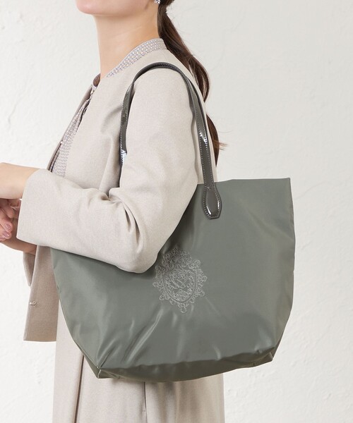 amaca(アマカ)の「DAVISフラップトートバッグ(トートバッグ・レディース・グレー系その他2/ダークネイビー/ブルー系その他2・FREE)」の4枚目の写真