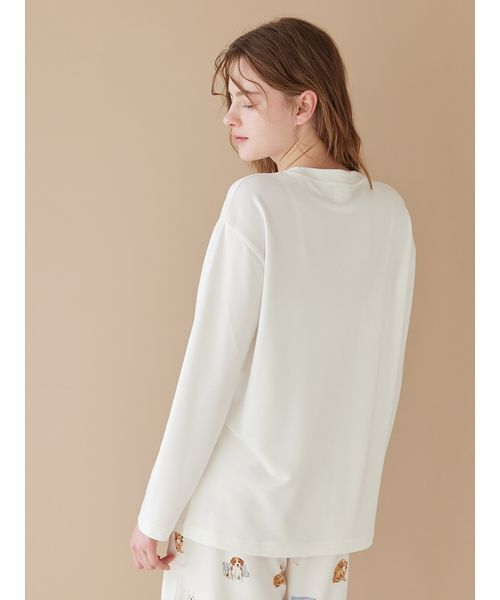 gelato pique(ジェラートピケ)の「【UNISEX】プレイフルDOGワンポイントロンT(ルームウェア/パジャマ・レディース・オフホワイト/グレー・S-M/M-L)」の5枚目の写真