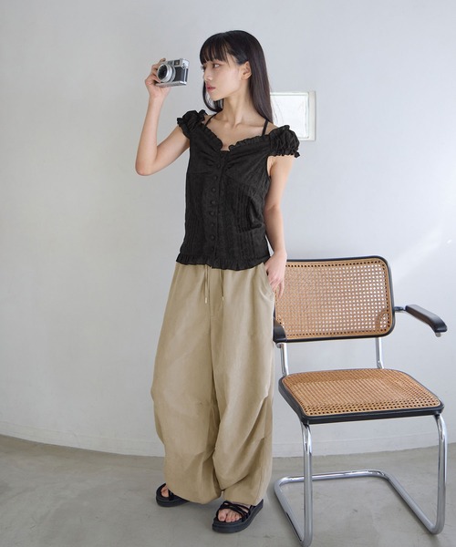 CHAN ME(チャンミ)の「裾ドロストイージーワイドパンツ(その他パンツ・レディース・ブラック/グレー/ネイビー/ベージュ・MEDIUM/LARGE/X-LARGE)」の18枚目の写真