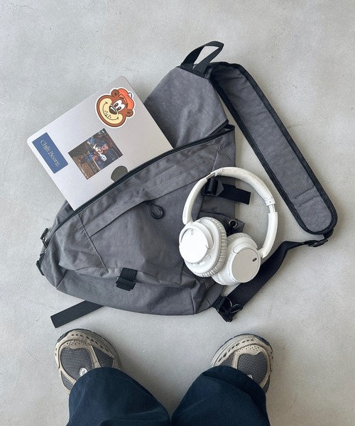 UNDERSTATEMENTs（アンダーステイトメント）の「【ユニセックス】ナイロンテックワンショルダーバッグ（ショルダーバッグ・メンズ・オレンジ/グレー/ライトブルー/ブラック・FREE）」の2枚目の写真