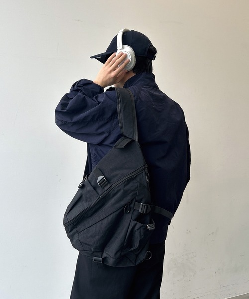 UNDERSTATEMENTs（アンダーステイトメント）の「【ユニセックス】ナイロンテックワンショルダーバッグ（ショルダーバッグ・メンズ・オレンジ/グレー/ライトブルー/ブラック・FREE）」の9枚目の写真