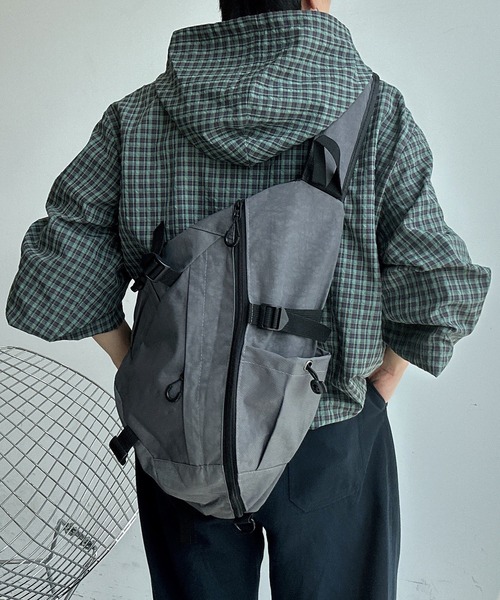 UNDERSTATEMENTs（アンダーステイトメント）の「【ユニセックス】ナイロンテックワンショルダーバッグ（ショルダーバッグ・メンズ・オレンジ/グレー/ライトブルー/ブラック・FREE）」の16枚目の写真