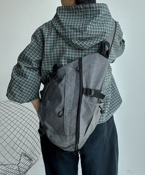 UNDERSTATEMENTs（アンダーステイトメント）の「【ユニセックス】ナイロンテックワンショルダーバッグ（ショルダーバッグ・メンズ・オレンジ/グレー/ライトブルー/ブラック・FREE）」の18枚目の写真