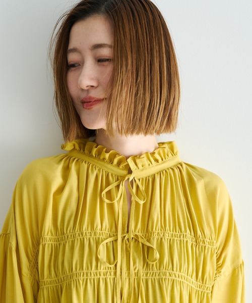 Editt by YECCA VECCA（エディットバイイェッカヴェッカ）の「シャーリングギャザーリボンブラウス（シャツ/ブラウス・レディース・イエロー/ネイビー/オフホワイト/サックスブルー・FREE）」の7枚目の写真