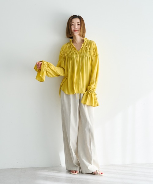 Editt by YECCA VECCA（エディットバイイェッカヴェッカ）の「シャーリングギャザーリボンブラウス（シャツ/ブラウス・レディース・イエロー/ネイビー/オフホワイト/サックスブルー・FREE）」の8枚目の写真