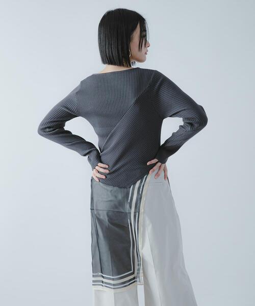 SENSE OF PLACE by URBAN RESEARCH(センスオブプレイスバイアーバンリサーチ)の「『洗濯可/防花粉』SKINProofアシメヘムボートネックセーター(ニット/セーター・レディース・ネイビー/チャコールグレー/ピンク/アイボリー・ONE)」の8枚目の写真